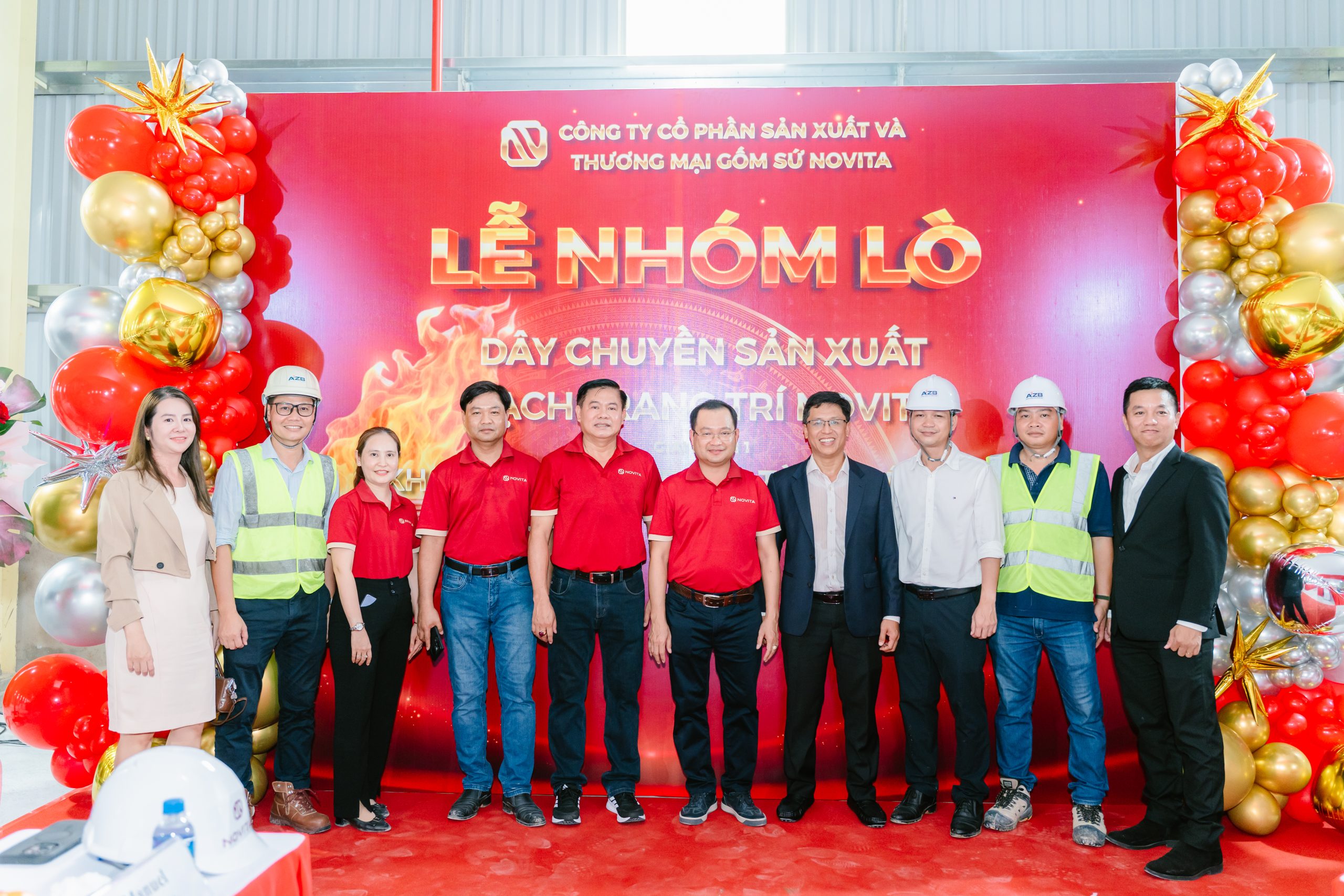 Hình ảnh nghi thức nhóm lò mang ý nghĩa khởi đầu may mắn của Novita