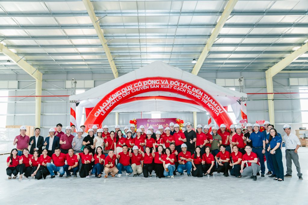 Khoảnh khắc khai lò tượng trưng cho sự khởi đầu thịnh vượng của Novita